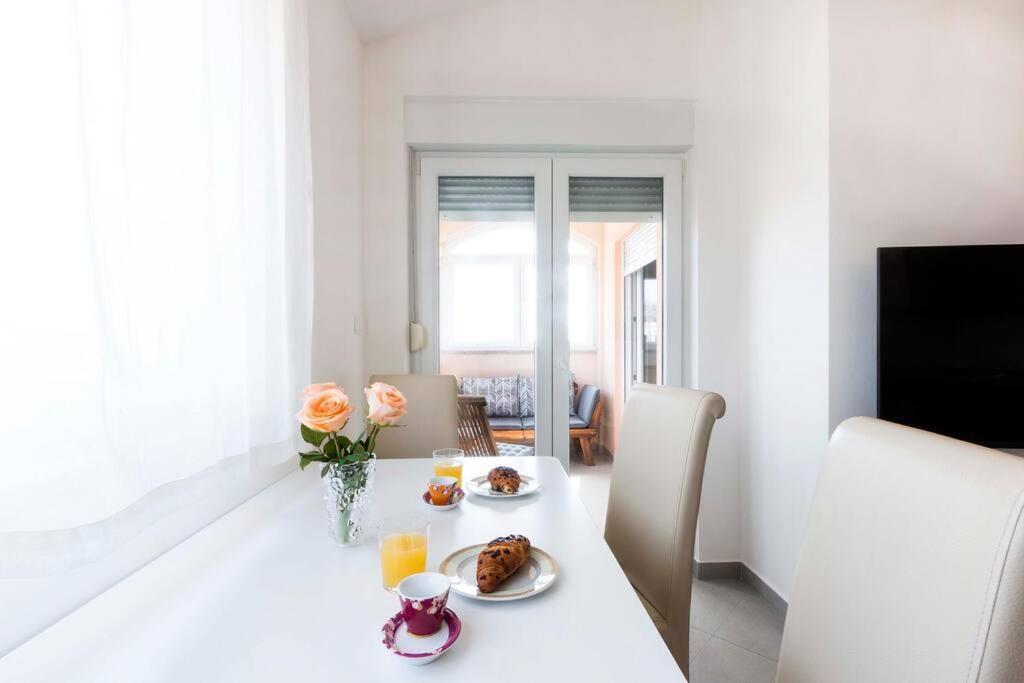 Cozy Apartment With Private Parking Medulin Buitenkant foto